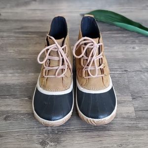 Sorel Out N About boots